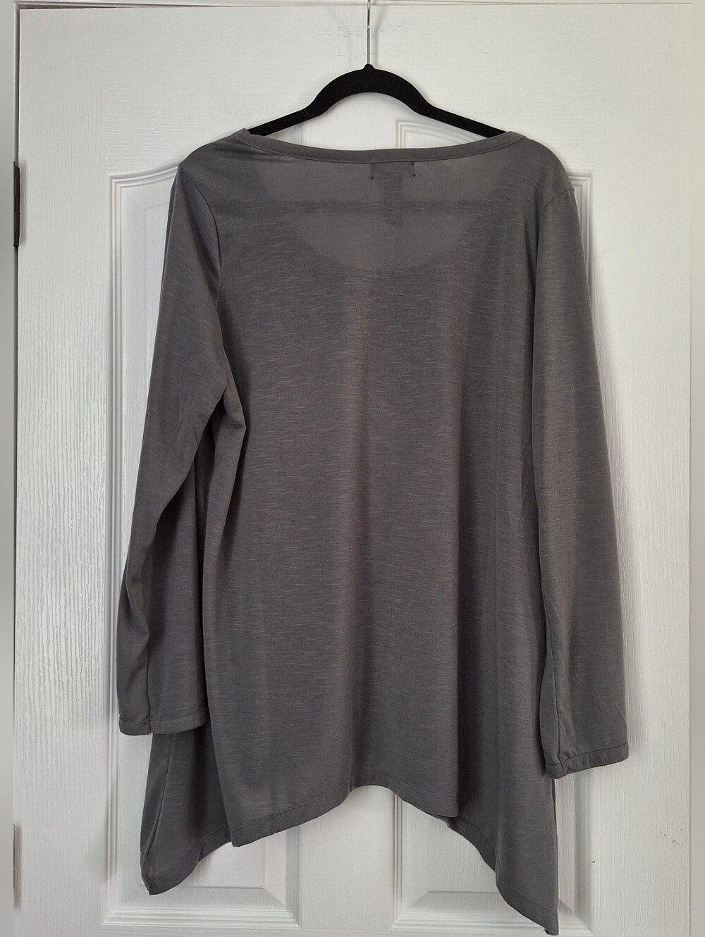 Women’s Gray Long-Sleeve Sequin Cat Tunic - Picture 2 of 5